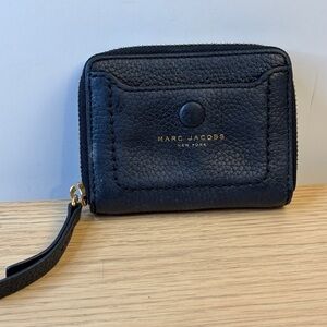 Marc Jacobs Black Mini Empire City Pebbled Leather Zip Around Card Wallet #3159